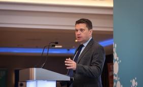 Iestyn D speaking.jpg