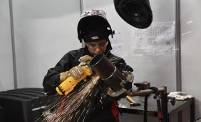 worldskills lyon 2024 girl.jpg